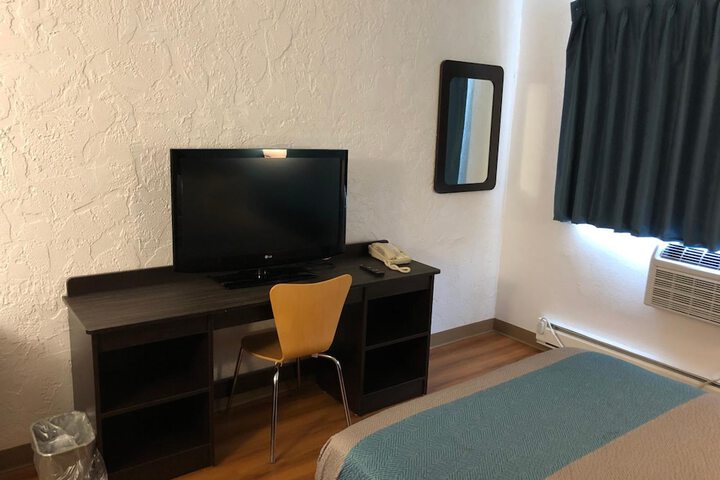 Room 14 of 29