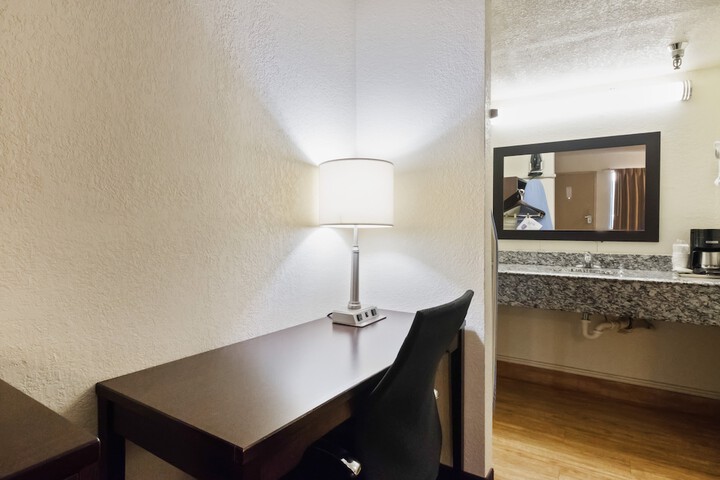 Room 16 of 30