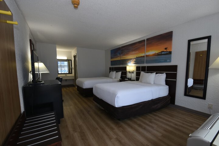 Days Inn by Wyndham Stuart