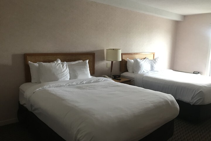 Room 9 of 18