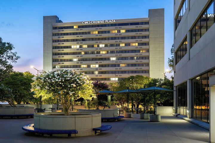 Crowne Plaza Knoxville Downtown University by IHG
