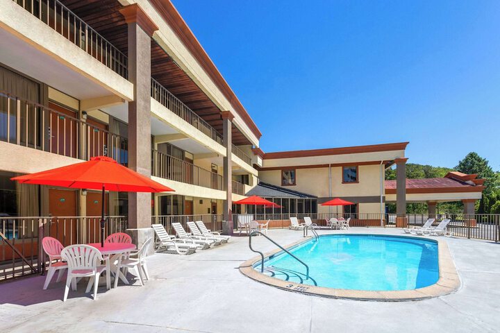Pool 5 of 33