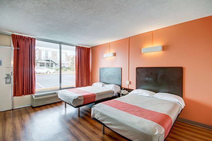 Room 27 of 29