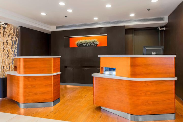 Courtyard by Marriott San Diego Del Mar / Solana Beach