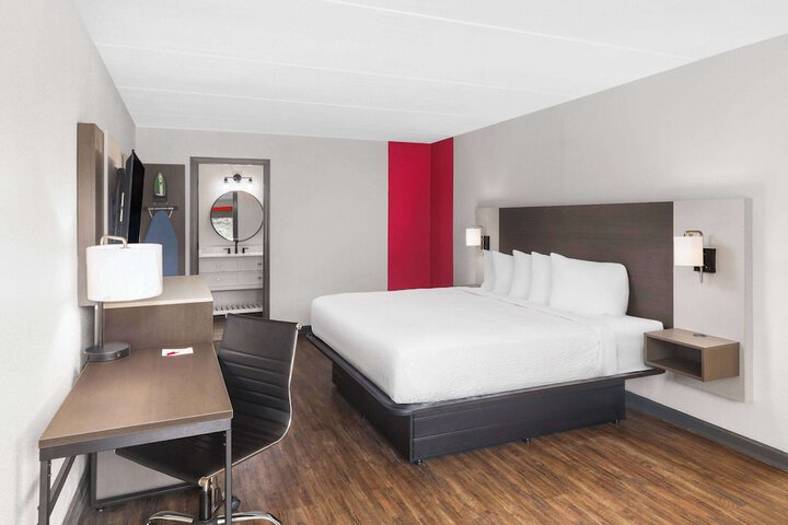 Room 14 of 30
