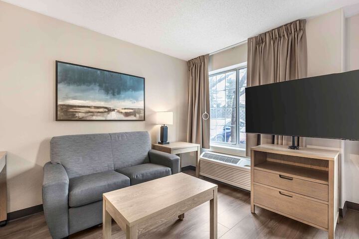 Room 10 of 30