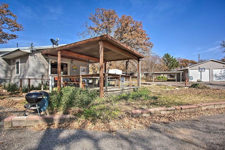 Kingston Getaway 2 Mi to Lake Texoma!