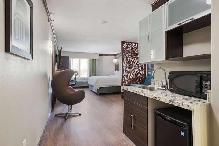 Room 44 of 75