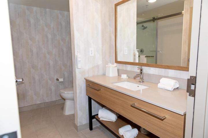 Hampton Inn & Suites Jennings