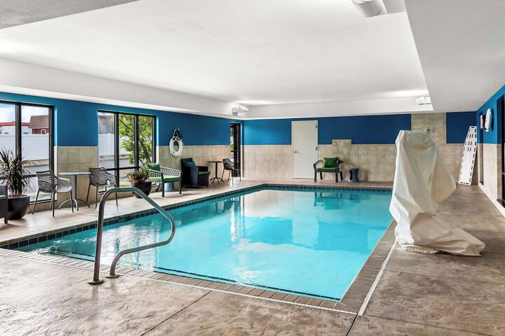 Pool 4 of 39