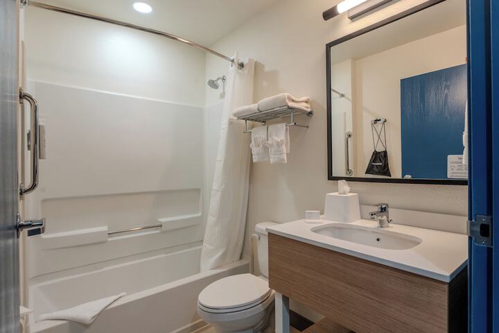 Room 9 of 20