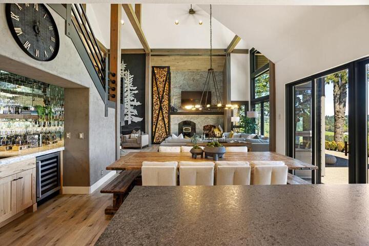 Escape to Wine Country Luxurious Getaway Awaits