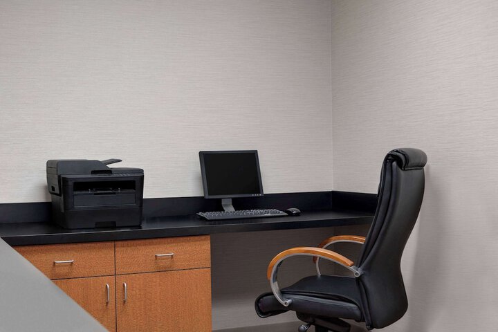 Business Center 43 of 43