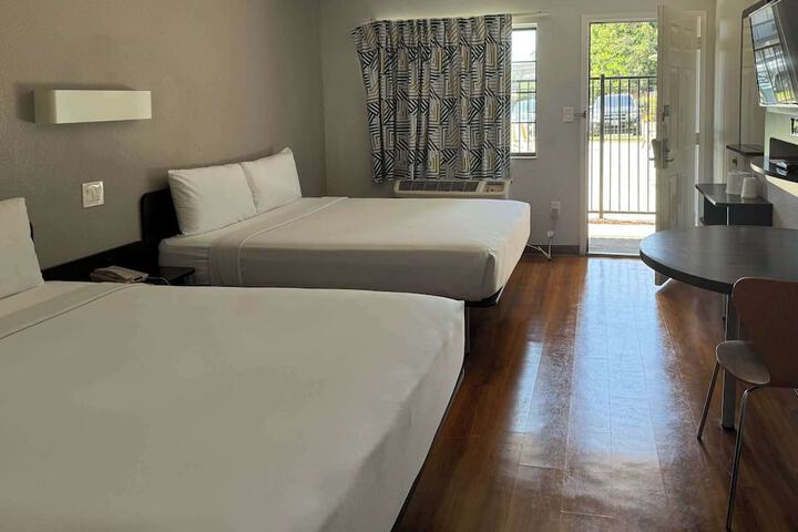 Motel 6 Pomona CA - Los Angeles