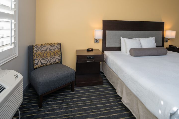Hotel Aura SFO