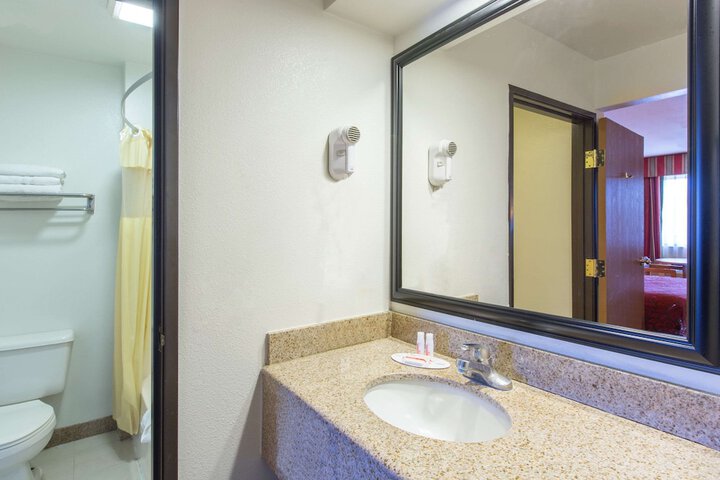 Room 20 of 24