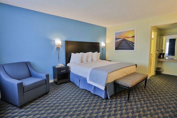 Days Inn by Wyndham Wrightstown McGuire AFB / Bordentown