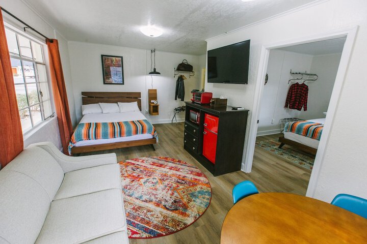 Room 27 of 42