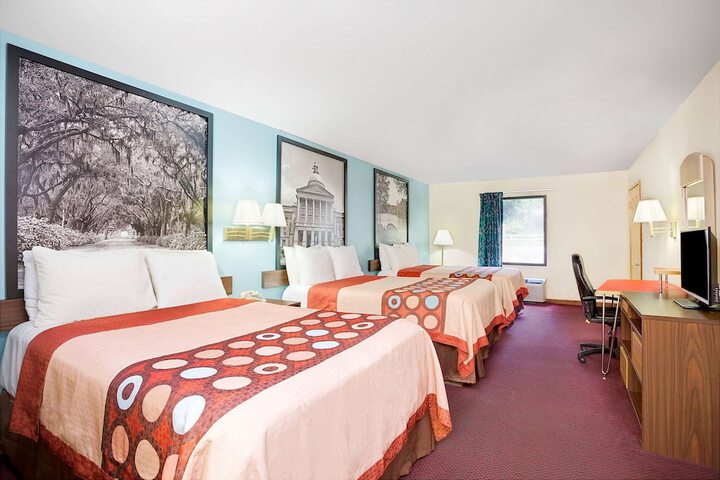Room 11 of 15