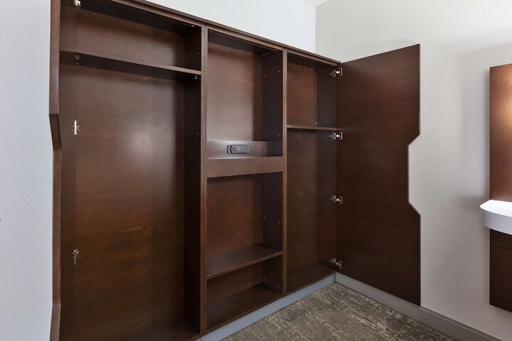 Room 8 of 45