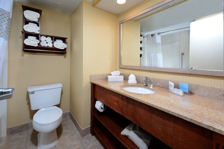 Hampton Inn Raleigh / Town of Wake Forest