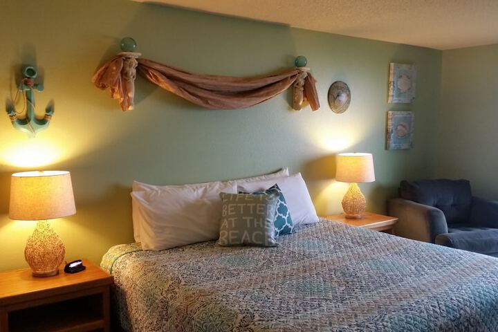 Silver Surf Motel