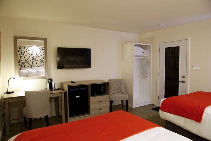 Room 27 of 52