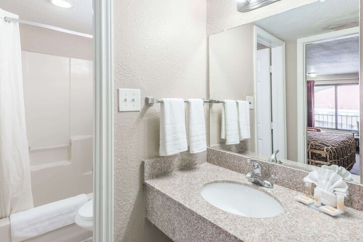 Room 12 of 14