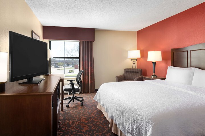 Room 11 of 24