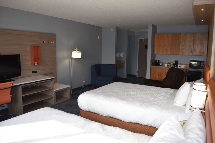 Room 74 of 100