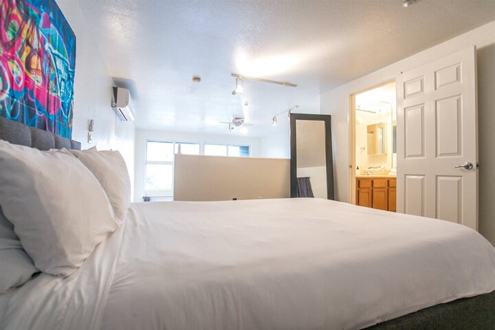 Room 55 of 136