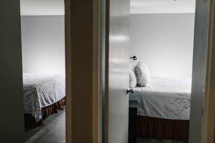 Room 28 of 62