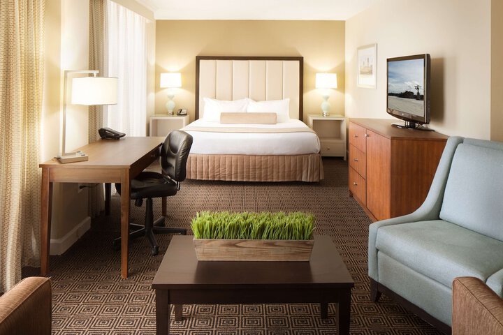 DoubleTree by Hilton Hotel Jacksonville Riverfront