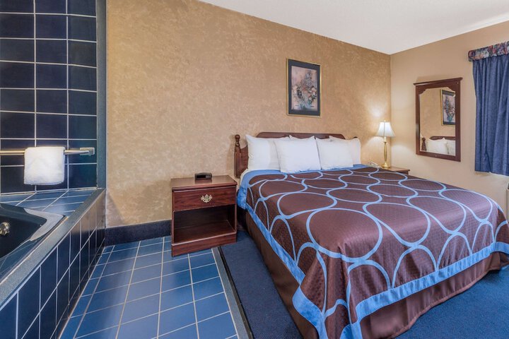 Room 42 of 46