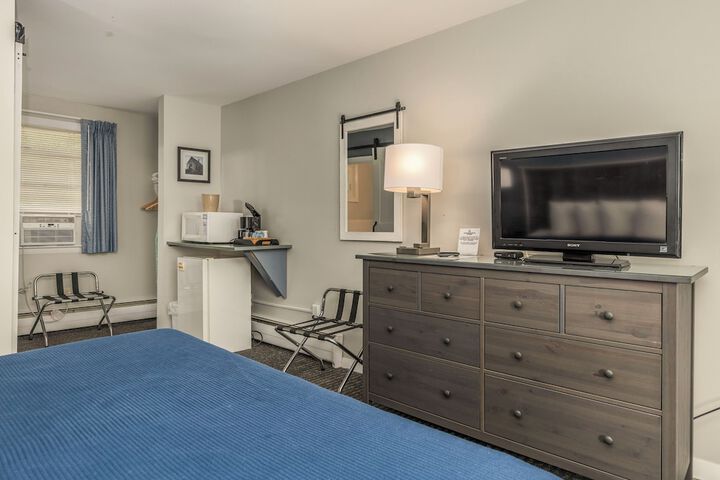 Room 53 of 66
