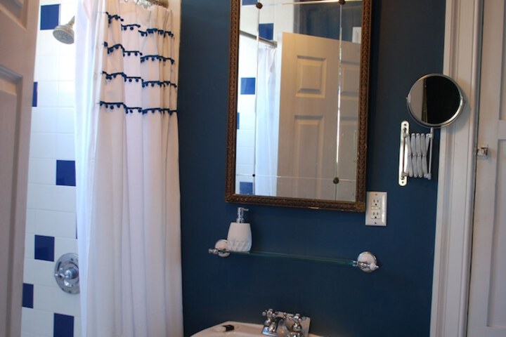 Room 13 of 51