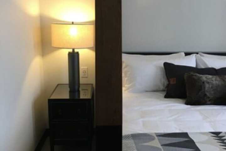 Crossroads Hotel