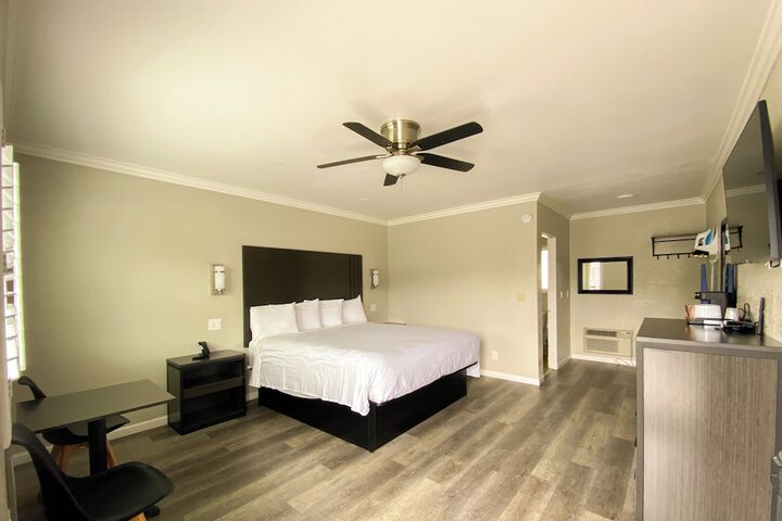 Room 37 of 49