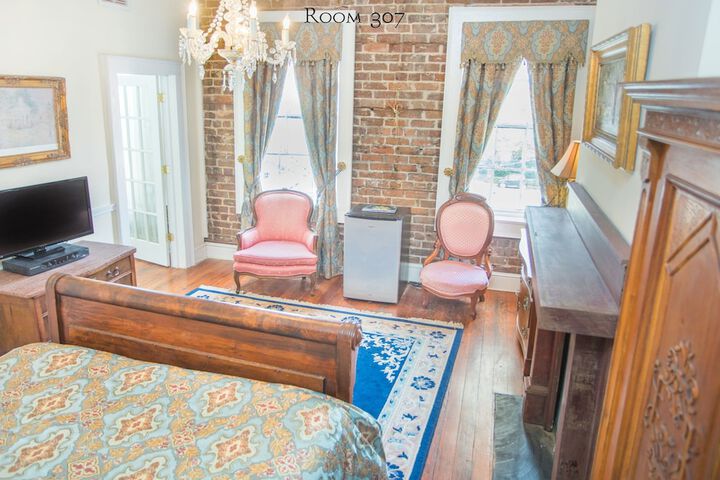 Room 20 of 170