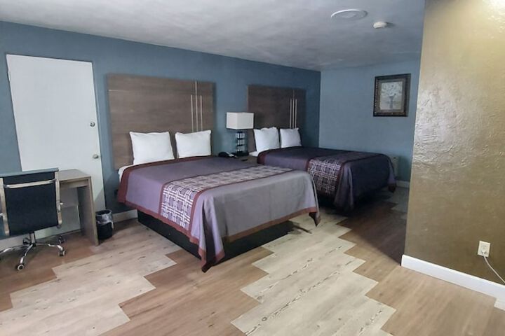 Room 3 of 8