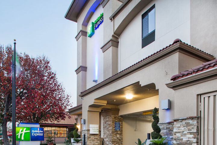 Hotel 4 of 51