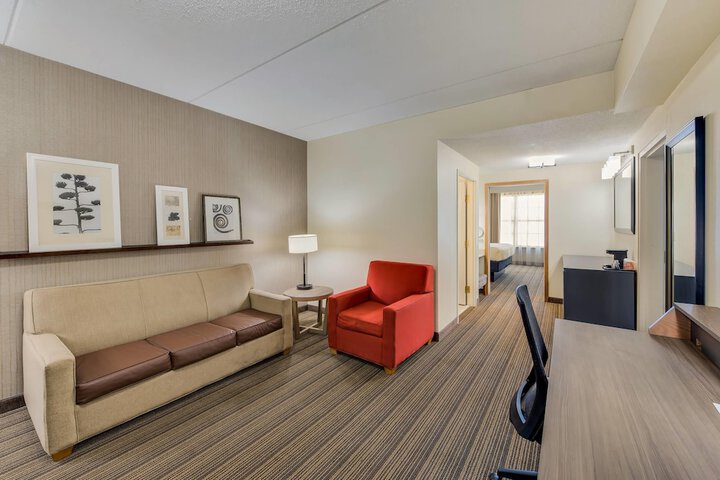 Country Inn & Suites by Radisson Findlay, OH