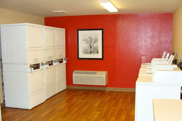Room 18 of 28