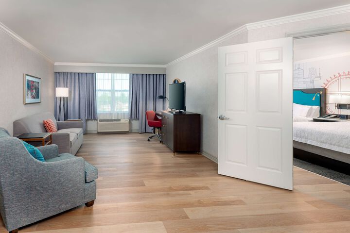Room 25 of 43