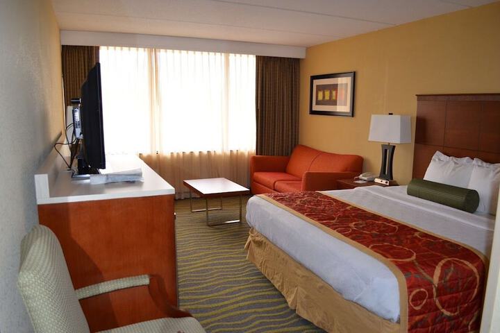 Room 11 of 20