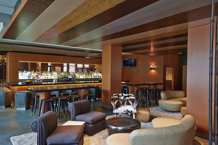 Lounge 47 of 49