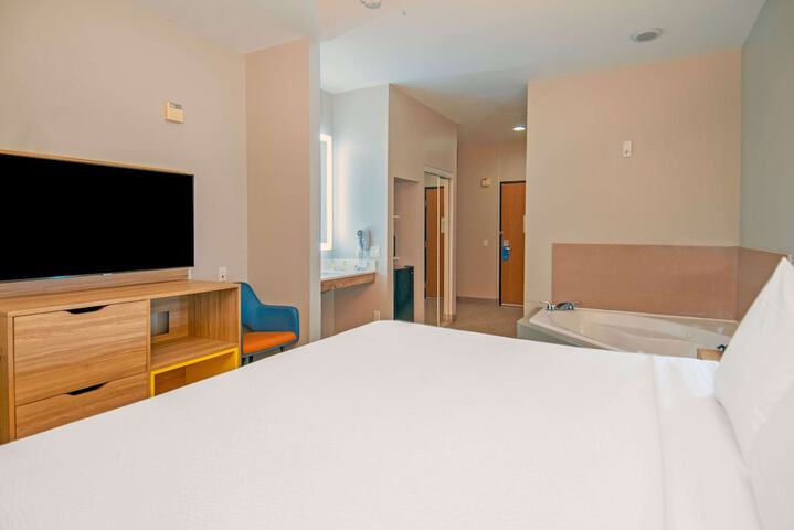 Room 21 of 48