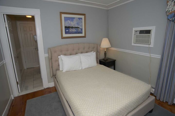 Room 139 of 183