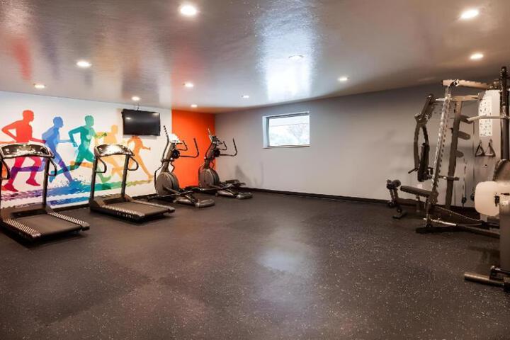 Best Western Plus Saddleback Inn & Conference Center