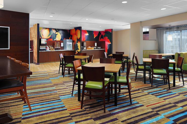 Fairfield Inn & Suite by Marriott Fresno Yosemite Intl Airport